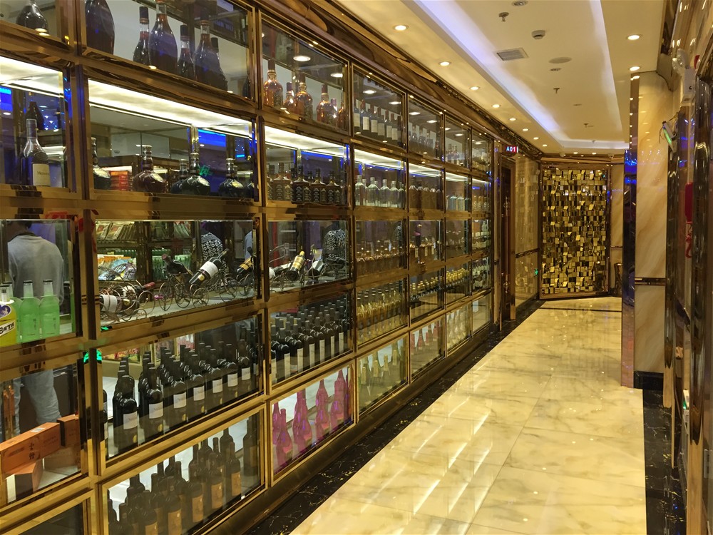 昆明喜临门量贩式KTV工程所有接纳凯发K8国际瓷砖微晶石产品铺贴