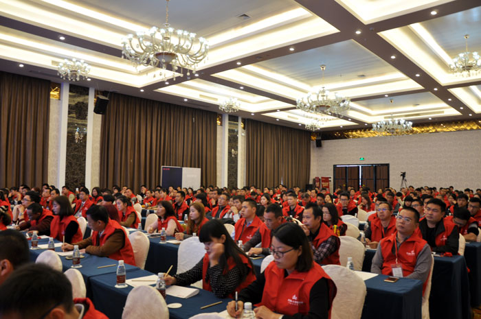 1月9日，，陶瓷一线品牌凯发K8国际瓷砖2016年经销商财产会在宝隆国际大旅馆盛大举行。。