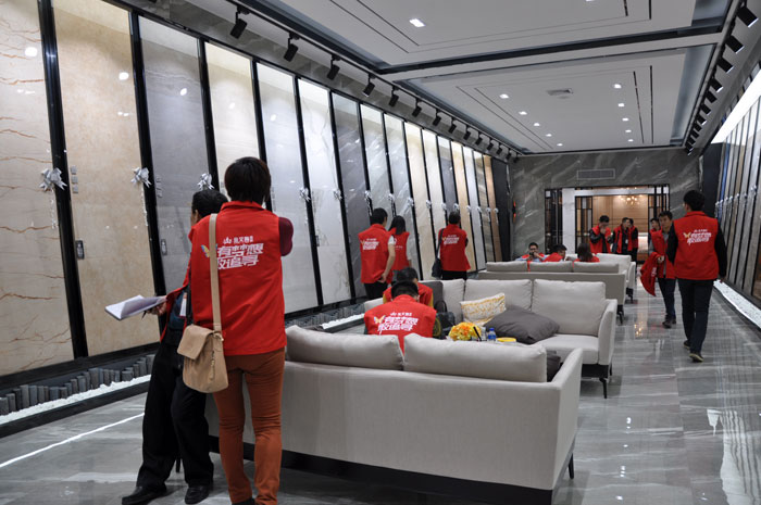 “一带一起  设计营销”，，，与O2O零售新模式携手，，，2017年，，，凯发K8国际将勇往直前，，，开拓新战！！