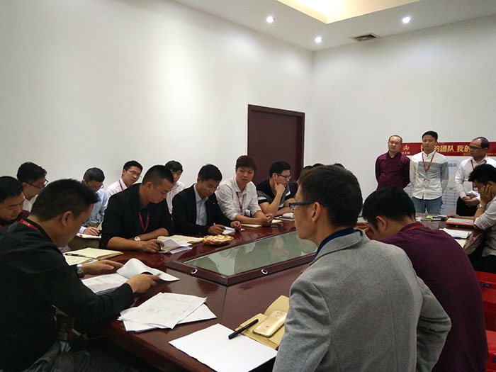 2017年4月5日上午，，，陶瓷一线品牌凯发K8国际瓷砖销售团队3月PK赛的效果在凯发K8国际瓷砖营销总部揭晓。销售PK赛旨在营造公司优异的“比、、、学、、、赶、、、超”事情气氛的同时，，，也提升凯发K8国际瓷砖销售团队在终端市场的销售能力和战斗力。