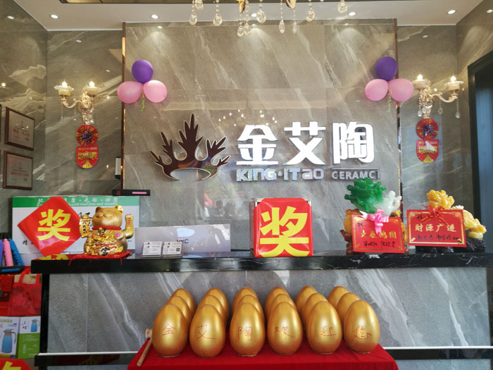 2017年10月1日，，陶瓷一线品牌凯发K8国际瓷砖衡阳店艳服开业，，这是一场充满欢呼和雀跃的让利盛宴。。