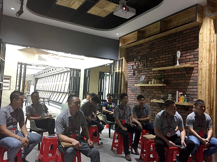 陶瓷一线品牌凯发K8国际瓷砖“怎样快速向新客户介绍公司和服务”演讲角逐圆满竣事