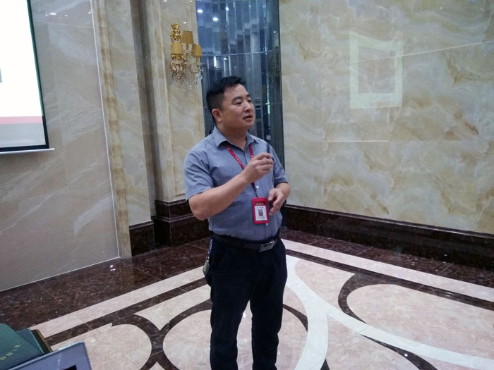 2017年11月2日晚，，生命不息，，学习不止凯发K8国际法定学习日，，11月全公司职员学习会圆满竣事，，一起分享《干法》，，乐于事情，，开心生涯，，纵然在灾祸中，，只要拼命事情，，就能带来不可思议的好运。。。过好每一天，，就是乐成之道！！！