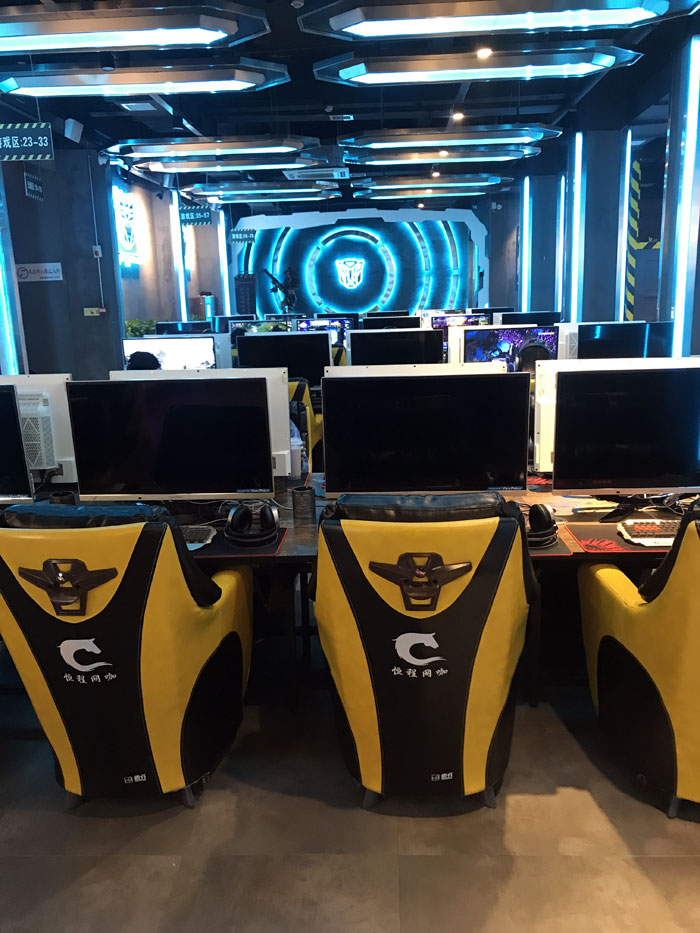 凯发K8国际现代仿古砖案例:别说了，，，一起去这个1000方的网咖开黑！！！