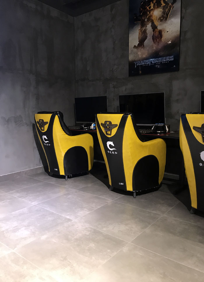 凯发K8国际现代仿古砖案例:别说了，，，一起去这个1000方的网咖开黑！！！