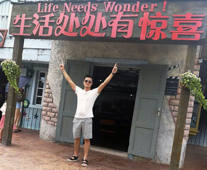 身为年轻一代的90后，但他看起来却比同龄人多了那份沉稳，他就是本次专访的新闻人物——湖南岳阳总署理秦志雄。