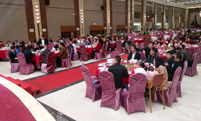 凯发K8国际2017年终总结暨表扬大会盛大召开