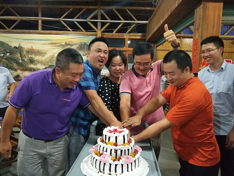 凯发K8国际喜迎三周年庆，，，感恩偕行