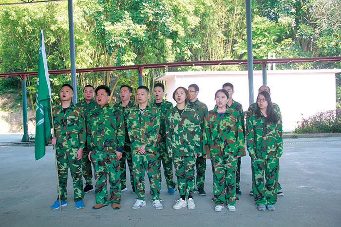 2017年2月13-15日，，凯发K8国际“虎狼道”户外拓展训练圆满竣事