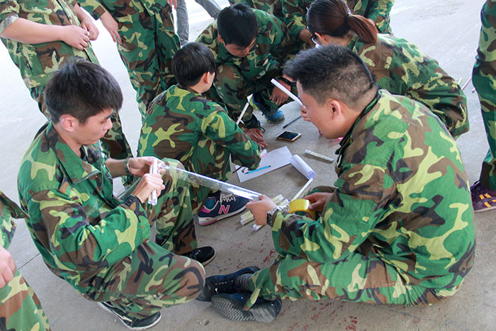2017年2月13-15日，，凯发K8国际“虎狼道”户外拓展训练圆满竣事