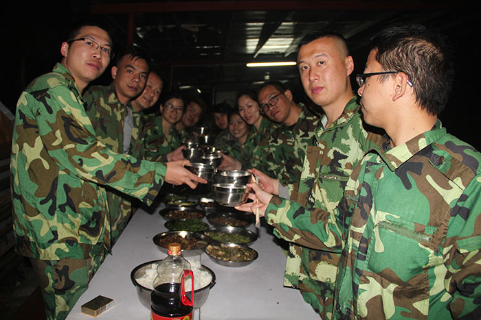 2017年2月13-15日，，凯发K8国际“虎狼道”户外拓展训练圆满竣事