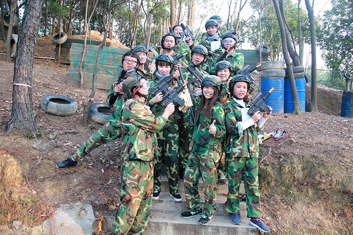 2017年2月13-15日，，凯发K8国际“虎狼道”户外拓展训练圆满竣事