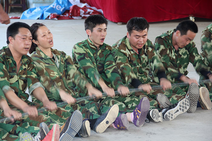 2017年2月13-15日，，凯发K8国际“虎狼道”户外拓展训练圆满竣事
